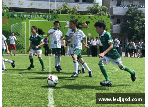 掌中彩足球明星齐聚高考加油助力学子勇闯未来的梦想之路